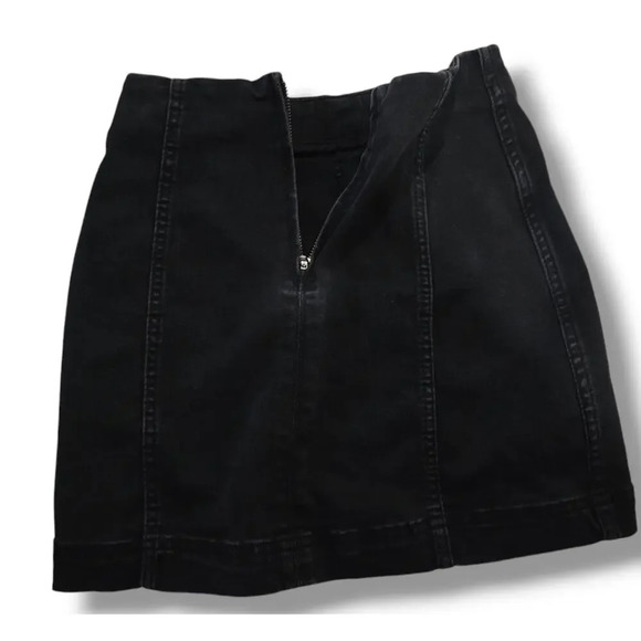 Wild Fable Women's black Denim Mini Skirt - size 00 - Picture 3 of 7